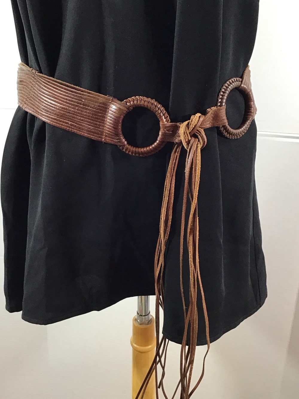 Vintage 70’s boho wide leather multi strand ring fringe tie cinch belt - Picture 2 of 10